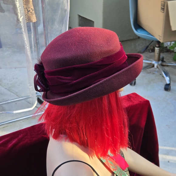 Galliano Sorbatti Burgundy Wool Cloche Hat w/ Velvet Trim – Made in Italy main image 5